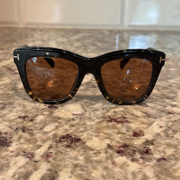 Like New Tom Ford Julie Sunglasses